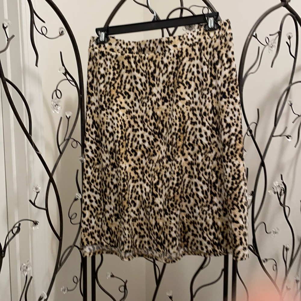 Fun and flirty leopard print skirt Cato 26/28